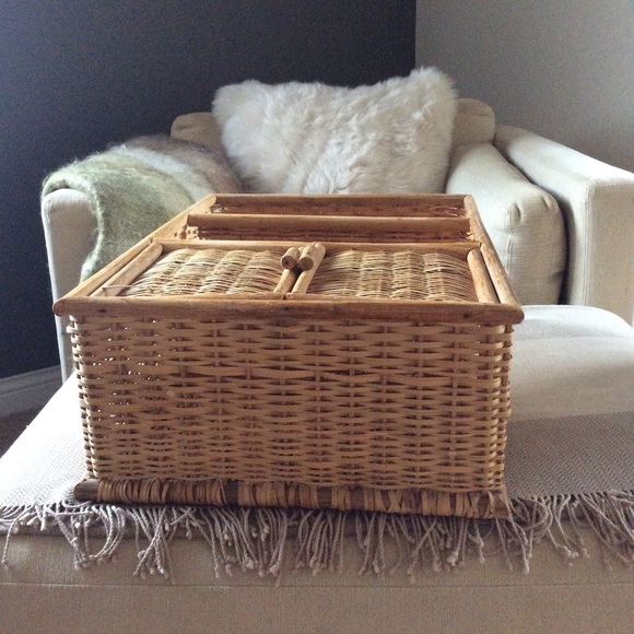 ❤️SOLD❤️Boho Retro Wicker Storage Freestanding - Picture 6 of 8
